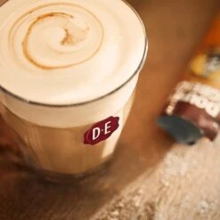 Douwe Egberts Verwenkoffie Latte Caramel Oploskoffie - 5 X 8 Zakjes -Koffie Promotie Winkel 1200x1200 305